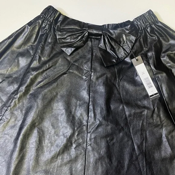 For Her. Black. Leatherette Skirt.  NWT.  Large. - Picture 3 of 7